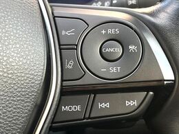 【プリクラッシュセーフティ】前方の車両等を検知し、衝突しそうな時は警報で注意を促し、ブレーキを踏む力をサポート。ブレーキを踏めなかった場合は衝突被害軽減ブレーキが作動、衝突回避をサポートします。