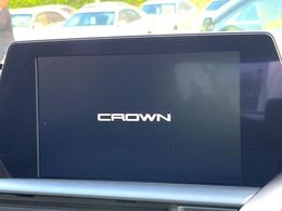 【純正ナビ】人気の純正ナビを装備しております。ナビの使いやすさはもちろん、オーディオ機能も充実！キャンプや旅行はもちろん、通勤や買い物など普段のドライブも楽しくなるはず♪