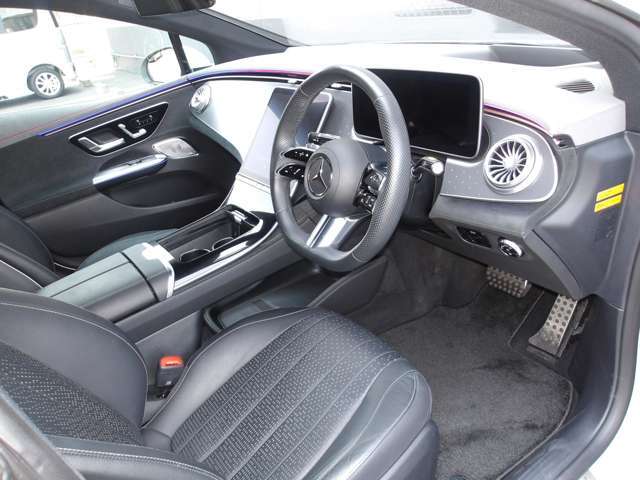車輌に関する装備・価格等ご不明点などお気軽にお問合せ下さい。また、総額価格に関しましては車輌本体価格に納車に関わる費用等は別途料金がかかります。詳細は当店スタッフへお問い合わせ下さいませ。