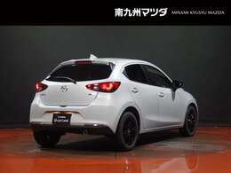【MAZDA2】マツダのメーカー名を冠したコンパクトカーです。小さめの車体で運転しやすく、かつ5人乗りなので、家族が増えても安心です。「好きを探せる相棒」をコンセプトに誕生しました。外装は研磨をしております