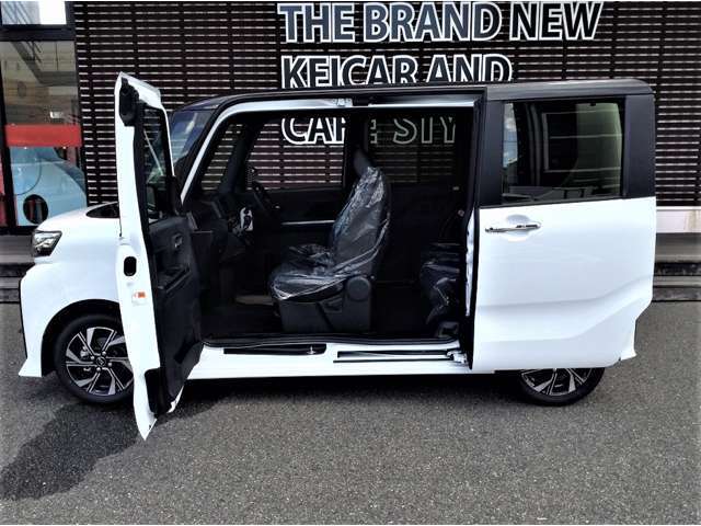 本格的なカフェを併設した新しいコンセプトのお店です！