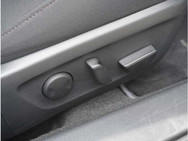 MAZDAドライビングポジィションを体感ください☆「人馬一体」の走りをまずは確認を！