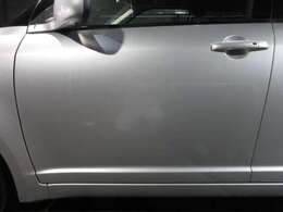 オンライン相談　スマホのカメラで車の細部をみながらのオンライン商談、ご来店なしでの契約、ローンの審査もかんたんです。