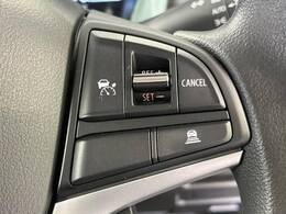 【アダプティブクルーズコントロール】高速道路での長距離走行が楽に！！自動で速度を保つクルーズコントロールが、衝突軽減システムと連携し、前方の車両を感知して車間を保つように速度調節してくれます！！