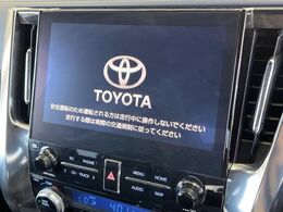 【メーカー純正ナビ】インテリアに溶け込むスタイリッシュな「専用設計」メーカーナビを装備♪視認性や操作性など基本性能にも優れ、より上質なカーライフをお楽しみいただけます。