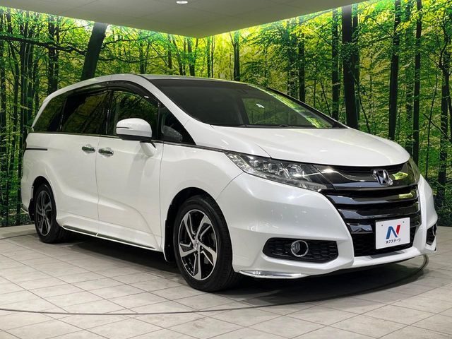 高透明度のガラス皮膜で撥水はもちろん、上質なツヤ・光沢を実現。紫外線や酸性雨から大切な愛車を保護し、色あせ・劣化を防止。「弾スプラッシュコート」、「弾プリミッサコート」からお選びいただけます。