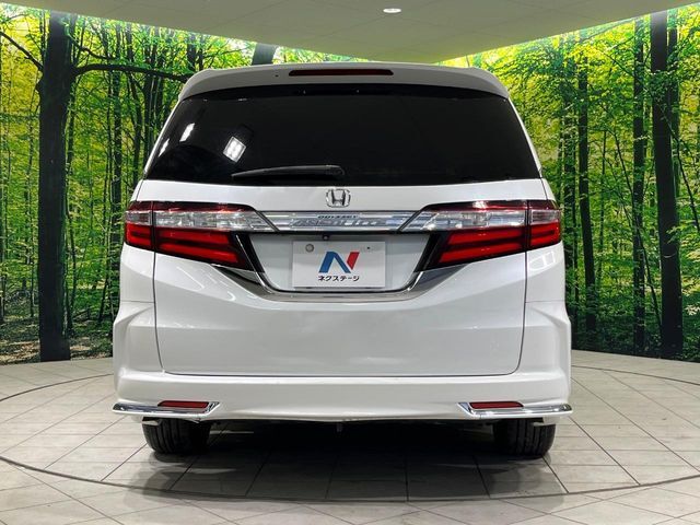 安心の最長10年・走行無制限保証（有償）をご用意。保証内容も充実はもちろん、無料点検＆オイル交換や、年中無休の全国・24時間ロードサービスも付帯されておりますのでご安心下さい。