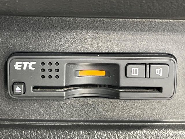 【ETC】高速道路の料金所をストレスなく通過！話題のスポットやサービスエリアに多い「スマートIC」利用時は必須のアイテムです。当店でセットアップを実施、ご納車当日からすぐにご利用いただけます！