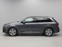 アダプティブエアサスペンションスポーツの足回り。次元の違う滑らかな乗り心地を感じていただけます