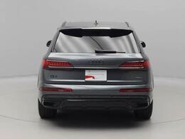 バックカメラ・前後コーナーセンサーで駐車も安心。電動リヤゲートも装備