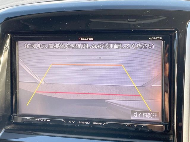 【バックカメラ】駐車時に後方がリアルタイム映像で確認できます。大型商業施設や立体駐車場での駐車時や、夜間のバック時に大活躍！運転スキルに関わらず、今や必須となった装備のひとつです！