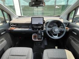 【インパネ全体】全方位で視界が広く、高い目線で運転もしやすいです！