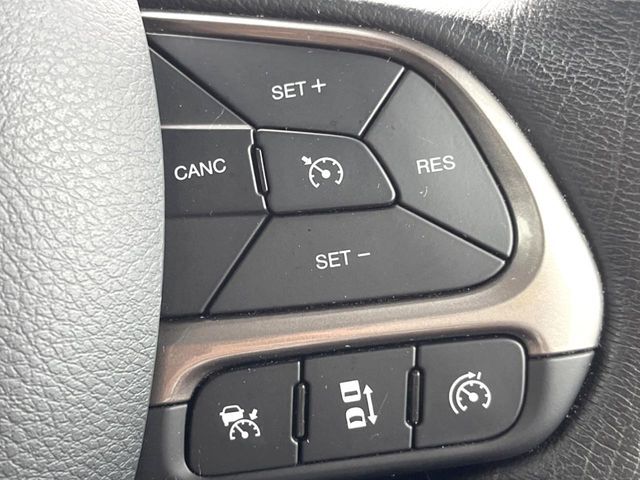 ●アダプディブクルーズコントロール：前の車との車間距離を一定にとりつつ、一定速度で自動走行してくれる次世代のクルーズコントロール！主に高速道路や自動車専用道路で使用する便利な機能です！