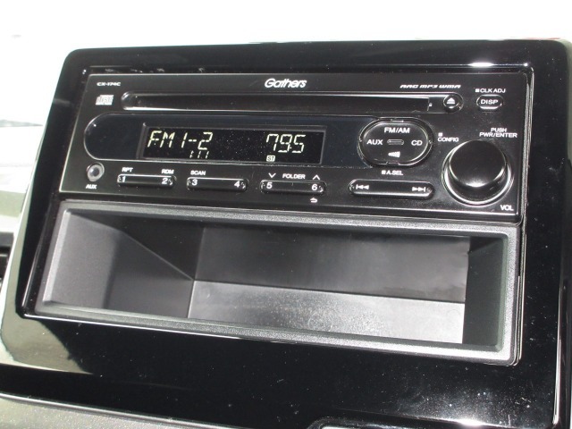 ギャザズCDチューナー(CX-174C)はCDプレーヤー・AM/FMチューナー付です。お好みの音楽を聞きながらのドライブは楽しさ倍増ですね！