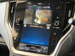 【純正11.6インチナビ】フルセグテレビやブルートゥース接続、DVD再生など多彩な機能を併せ持っており、インパネ周りがすっきりしてますね！