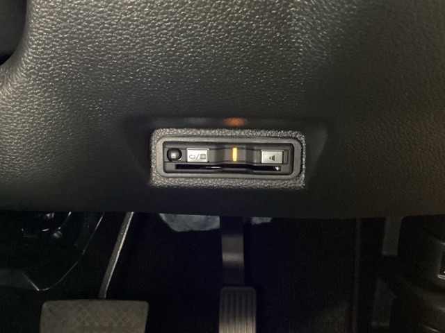 ETC付いてます。ETCが使用可能な道路通行料はキャッシュレスでスマートに走行できます。再セットアップして納車致します。