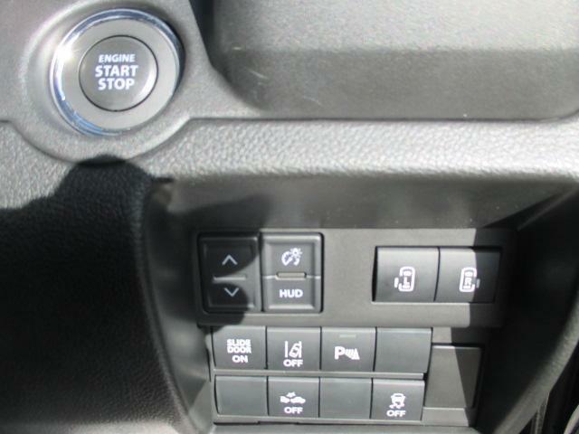 【日常のドライブをスマートにするキーレスプッシュスタートシステム】携帯リモコンキーを身につけて、ブレーキを踏んでエンジンスイッチを押せばエンジンが始動します。