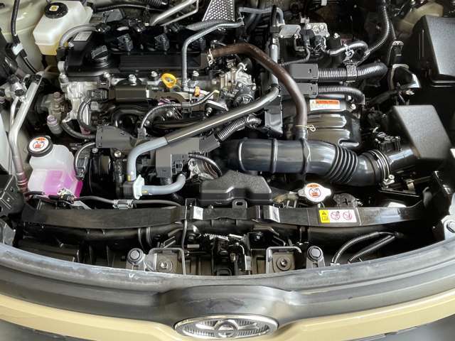 直列3気筒DOHC+モーター　出力91ps(67kW)/5500rpmトルク12.2kg・m(120N・m)/3800～4800rpm　カタログ値