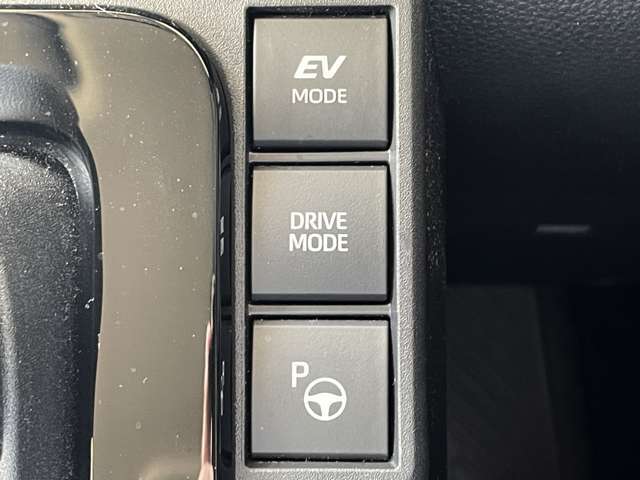 EVモードを選べばモーターのみで走行可能