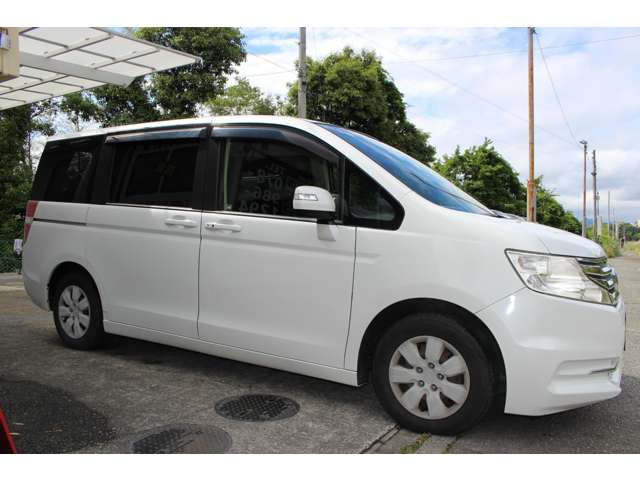 ☆ホンダディーラー入庫☆人気のパール♪後期型！車検たっぷり！内外装美車◎9インチ大型ナビ・フルセグTV装備！広々、お荷物なども沢山載せれます♪全国どこでも登録OK♪売約注意！！