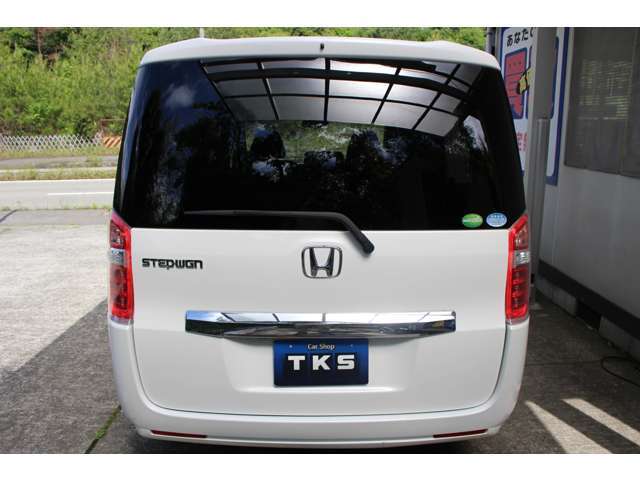 ☆ホンダディーラー入庫☆人気のパール♪後期型！車検たっぷり！内外装美車◎9インチ大型ナビ・フルセグTV装備！広々、お荷物なども沢山載せれます♪全国どこでも登録OK♪売約注意！！