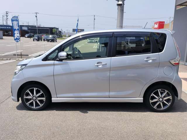 当社で整備の車両には4ヶ月の消耗品も含む無料保証と最長5年走行無制限の延長保証をオプションでご用意☆遠方のお客様はお近くのディーラーにて保証修理をお受けできます♪