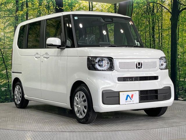大好評のボディコーティング「弾スプラッシュコート」もご納車までに施工可能。通常のガラスコートと異なる、耐久年数6年の無機質ガラスコーティングが、ボディをキレイな状態に保ってくれます。