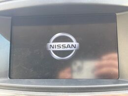 【純正ナビ】人気の純正ナビを装備。オーディオ機能も充実しており、Bluetooth接続すればお持ちのスマホやMP3プレイヤーの音楽を再生可能！毎日の運転がさらに楽しくなります！！