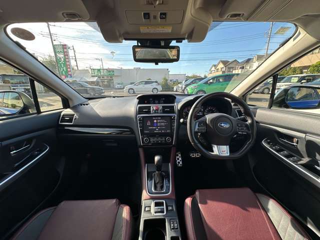 【インパネ全体】全方位で視界が広く、高い目線で運転もしやすいです！