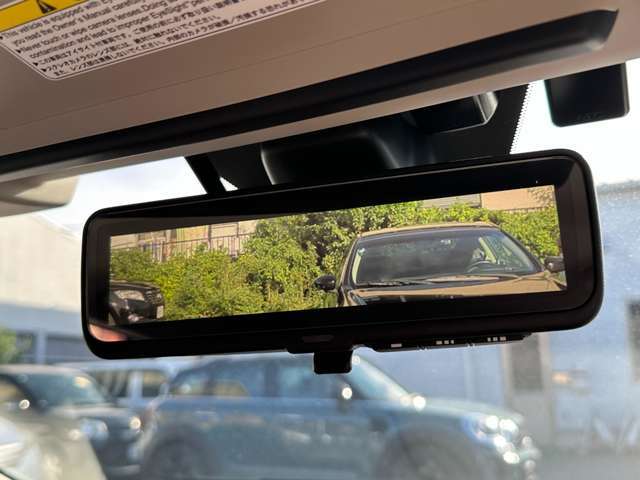 大きくて見やすいので、後方を見るときも安心です！
