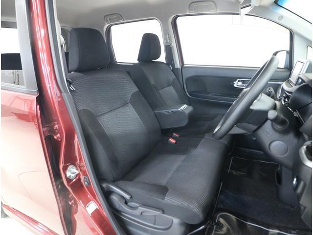 ■運転席シートです。座り心地を高めた座面構造となっておりますので、近場へのちょっとした移動やロングドライブ時など、どんな時でも快適なドライビングを楽しんでいただく事が可能です。