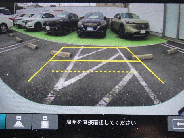◆◆バックカメラの画像です。ガイドラインがスムースな車庫入れをサポートいたします！車庫入れの安心感がアップしますね☆