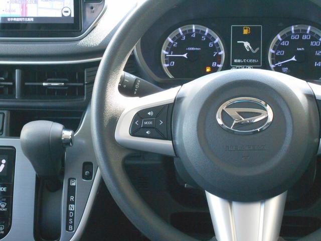 ステアリングには様々なスイッチが付いておりますので運転しながらの操作も楽ちんです♪