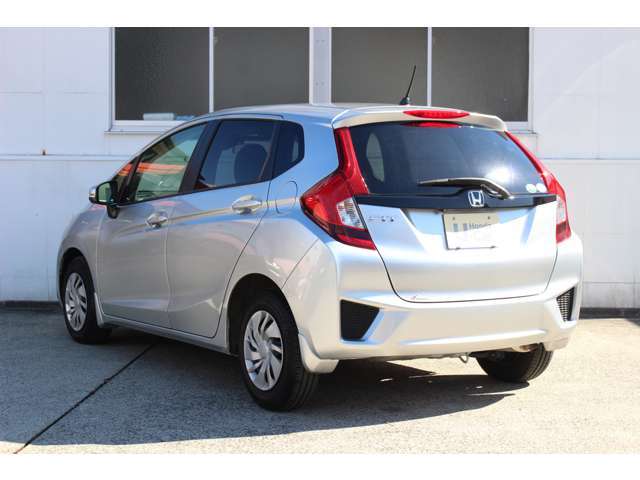 コンパクトだけど堂々としている。大胆さのなかにもどこか繊細さを感じる。そんな車です。