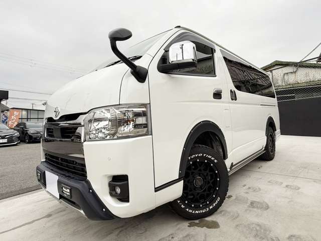 こちらのお車は盗難防止装置付ですので、万が一、お車が狙われた時もエンジンがかからないようになってる為、お車を守ることが出来ます！！野外や、知らない土地での駐車時も安心して駐車できますね♪