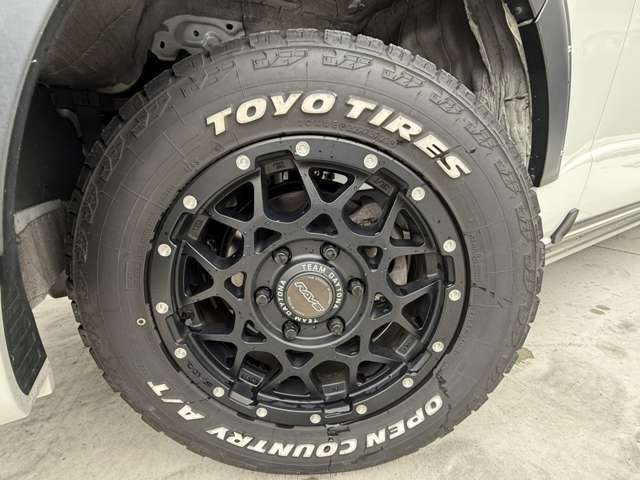 RAYS16インチアルミホイールを装着しており　オールシーズンタイヤを履いております