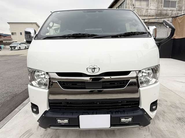 オートライトシステム搭載車です。ライトスイッチをオートに合わせておくことにより、照度センサーが照度を検出し、自動でライトの点灯を行う装置です。トンネルの通過等にも大変便利です♪