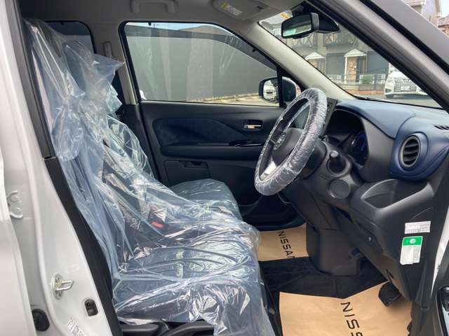 ◆◆◆ドライバーのかたと助手席のかたが座るシートです。実際お座りいただくのが、分かりやすいと思います。お気軽にご来店ください！