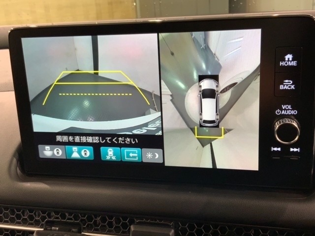 全方位モニターがついています！　車の周囲を360°安全確認できるので、普段の駐車はもちろんの事、縦列駐車や幅寄せの際にも活躍してくれますよ。
