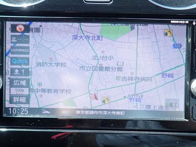 日産純正メモリナビ（MM516D-W）が装備されております♪