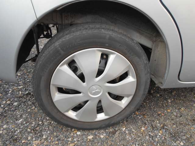 ホイールキャップ（右後）