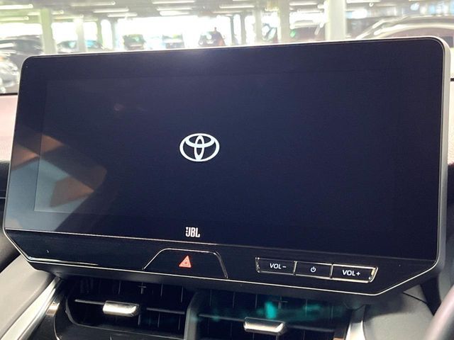 【12.3インチワイドナビ】高級感とインパクトのある大型ワイドナビを装備。各種オーディオ操作はもちろん、横長ワイド画面でのマップ2分割表示など、利便性も高いナビです♪