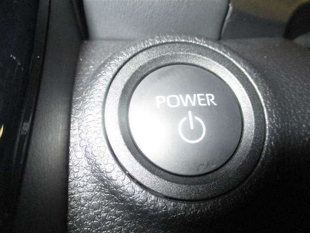 ブレーキを踏みながらワンタッチで楽々エンジンの始動、停止ができます！