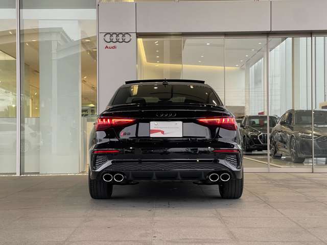 アウディさま専用 アウディ A4 40TFSI マイスターシュトュックSライン