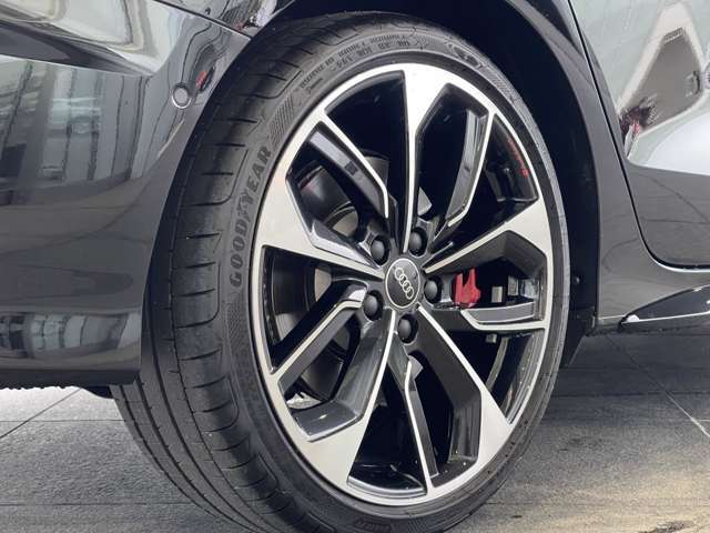 アウディ S3セダン 2.0 4WD 2024年 1.4万キロ (鳥取県) Audi鳥取