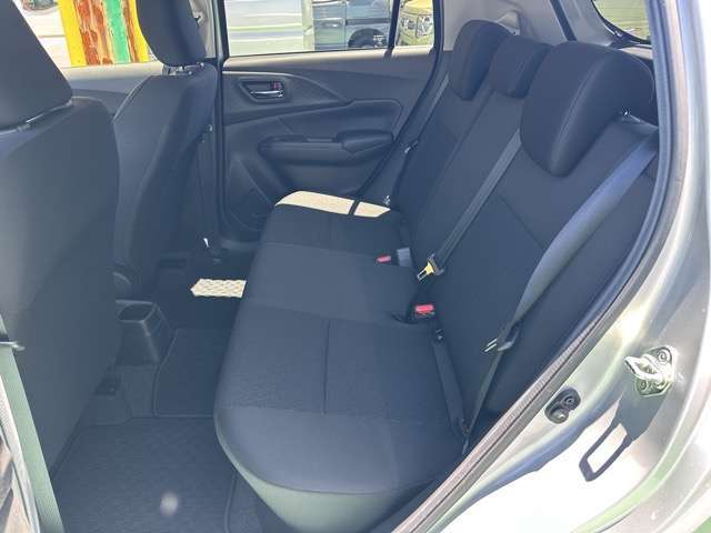 ★5年間新車保障★初度登録から5年間の新車保証が含まれています。長期間、安心してお乗り頂けます！保障費用は支払総額に含まれています！遠方のお客様は保証継承後、お近くのディーラーにて保証が受けられます！