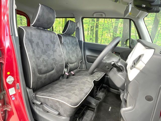 運転席シート廻りは使用感も少なく、良好な状態となっています。丁寧に使われていたことがよくわかりますね。