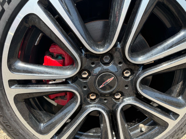 総額金額は当社県内の金額の現金一括の場合の総額となります。他県登録、オートローンご利用、自社ローンご希望の方は総額は変わりますので店舗へLINE、メール、お電話にてお問合せ下さい。店頭渡しの金額となります