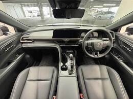 見通しの良いコックピットは普段のドライブに最適。運転しやすいお車となります。