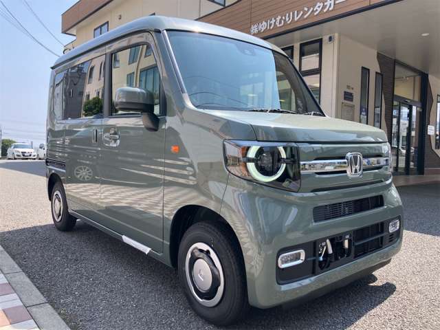 右斜前です！